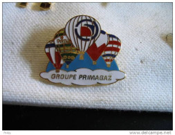 Pin's 5 Montgolfieres Du Groupe Primagaz - Luchtballons