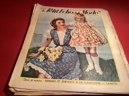 Le Petit écho De La Mode Magazine De Mode Paris 1939, Numéro 31, Femme Et Enfants à La Campagne Layette Fille En Robe - Fashion