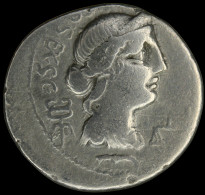 LaZooRo: Roman Republic - AR Denarius Of C. Annius T.f. T.n. And L. Fabius L. F. Hispaniensis (82-81 BC), Anna Perenna - República (-280 / -27)