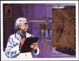 VOYAGER TOWARDS SATURN - NICARAGUA- 1980-GOLD OVERLAY WITH OVPT- EINSTEIN MS -MNH-M3-128 - América Del Norte