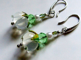 Boucles D'oreilles Fleurs Verre Murano, Blanc Translucide, Boutons De Roses, Verre Filé Au Chalumeau, Bijou De Créateur, - Orecchini