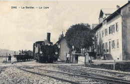 SUISSE LE SENTIER LA GARE TRÈS BELLE ANIMATION  REIMPRESSION DE CARTE ANCIENNE COLLECTION E.B. 1970 - Sent