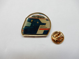 Beau Pin's , Auto F1 , Formule 1 , Casque Alain Prost , Tabac Marlboro , Ferrari - F1