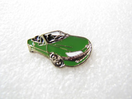 PIN'S    PEUGEOT  306 CABRIOLET   VERT  Email A Froid - Peugeot