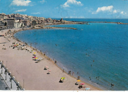 CARTOLINA  CROTONE,CALABRIA-LUNGOMARE E SPIAGGIA BALNEARE-MARE,ESTATE,VACANZA,BARCHE A VELA,BELLA ITALIA,VIAGGIATA 1970 - Crotone