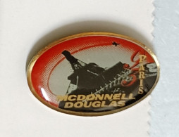 Pin's McDonnell Douglas Paris Constructeur Aéronautique Aérospatiale Américain - Ruimtevaart