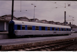 Photo Diapo Diapositive Slide Train Wagon Locomotive Voiture Engins Spéciaux SNCF N°184 Le 25/05/1999 VOIR ZOOM - Diapositives