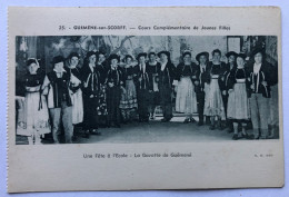 CPA 56 - Guéméné Sur Scorff - Cours Complémentaire De Jeunes Filles - Fête à L'école - Gavotte - Costume Breton - Guemene Sur Scorff