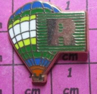 1115C Pin's Pins / Beau Et Rare / MONTGOLFIERES / BALLON LIBRE MULTICOLORE + LETTRE R - Fesselballons