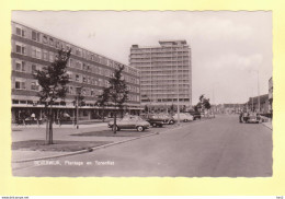 Beverwijk  Plantage En Torenflat, Auto's   RY17917 - Beverwijk