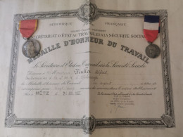 Diplôme, Médaille D'honneur Du Travail, Avec 2 Médailles. Metz 1957. Nilvange - Cartas & Documentos