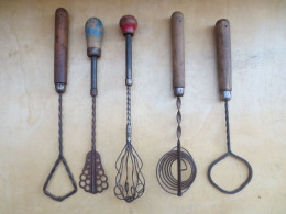 Outils, Ustensiles De La Cuisine : Lot De 5 BATTEURS Manuels à Vrille. - Altri & Non Classificati