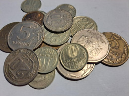 RUSSIE   Lot De 18 Monnaies ( 466 ) - Lots & Kiloware - Coins