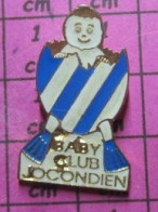 812G Pin's Pins / Beau Et Rare / SPORTS / POUSSIN SORTANT DE L'OEUF NATATION BABY CLUB ROTONDIEN - Swimming