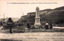 J1108 - La BALME Les GROTTES - D38 - La Gare Et La Place Du Monument Aux Morts - La Balme-les-Grottes