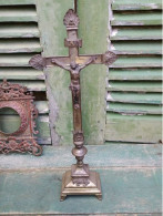 Ancien Crucifix D'Autel Bronze Argenté XIXème - Religiöse Kunst