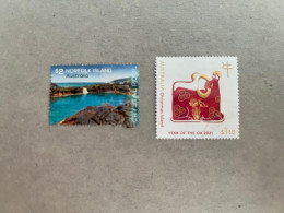 12-8-2023 (stamp) Australia - Christmas & Norfolk Island (2 Used Stamps) - Christmas Island