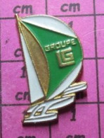 1115B Pin's Pins / Beau Et Rare / SPORTS / VOILE VOILIER TRIMARAN GROUPE LG - Zeilen