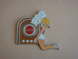 Lucky Pin'up Radio. - Pin-ups