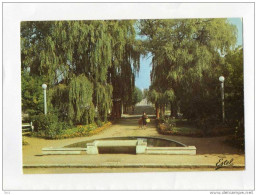 LES CLAYES SOUS BOIS Les Jardins De L'Hôtel De Ville - Les Clayes Sous Bois