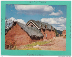 MADAGASCAR  TANANAN IMERINA VILLAGES TYPIQUES HAUTS PLATEAUX - Liberia