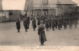 Guerre 1914: Chantepie (35) La Présentation Du Drapeau Sur La Place De L'Eglise (Remise De Décorations Dans Le Nord) - Patriotiques