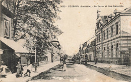 Forbach * La Rue Nationale Et La Poste * Villageois - Forbach