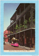 ROYAL STREET FRENCH QUARTER NEW ORLEANS MARDI GRAS - New Orleans