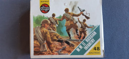 Russian Infantry (6 Figures) - World War II - Model Kit (48 Pieces) - Airfix (HO/00) 01717-4 - Figurines