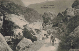 FRANCE - Les Pyrénées Gavarnie - Le Chaos - Animé - Carte Postale Ancienne - Argeles Gazost