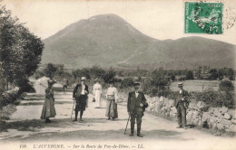 FRANCE - L'Auvergne - Sur La Route Du Puy De Dôme - LL - Animé - Carte Postale Ancienne - Auvergne Types D'Auvergne