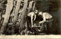 MINES - Carte Postale De Firminy -Mineurs Au Travail - Boisage D'une Galerie - L 146065 - Mines