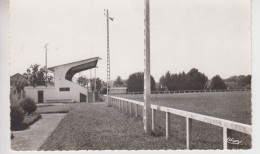 CPSM Montfort-en-Chalosse - Le Stade Municipal (jolie Vue Des Tribunes) - Montfort En Chalosse