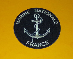 TISSU PATCH : MARINE NATIONALE FRANCE , ARMEE DE LA MARINE FRANCAISE , DIAMETRE 9 CM , BON ETAT VOIR PHOTO . POUR TOUT R - Navy