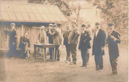 Carte Photo - Groupe D'homme Qui Tire à La Carabine - Sport  - Carte Postale Ancienne - Photographs