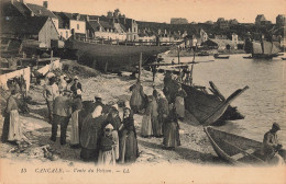 Cancale * La Vente Du Poisson Sur La Plage * Coiffe - Cancale