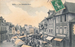 Dol * La Grande Rue * La Boulangerie CHESNAY * Jour De Marché - Dol De Bretagne