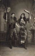 Folklore - Couple De Danseurs - Gitan ?  - Tambourins - Carte Postale Ancienne - Personnages