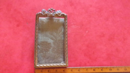 Cadre Porte-photo Ancien En Laiton  8 / 4 CM  .  . PHOTO FRAME XIX EME - Andere & Zonder Classificatie