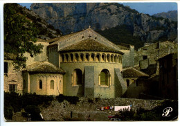 CPSM / CPM 10.5 X 15 Prestige LANGUEDOC église Dans Village De Pierres Photo M. Baranger (?) - Languedoc-Roussillon