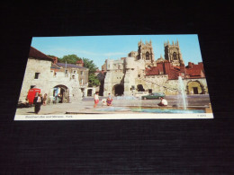 64085         ENGLAND, BOOTHAM BAR AND MINSTER, YORK - York