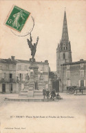 Niort * La Place St Jean Et Flèche De L'église Notre Dame - Niort