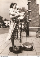 Persfoto Doetinchem Klompenbeurs 1953 KE1219 - Doetinchem