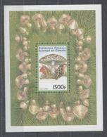 Comoros - 1999 Mushrooms Block (2) MNH__(TH-9215) - Comores (1975-...)