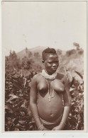 CPA  Kivu  (Ex Congo Belge) Jeune Fille Aux Seins Nus Dans Une Plantation  Ed Bohin - Congo Belge