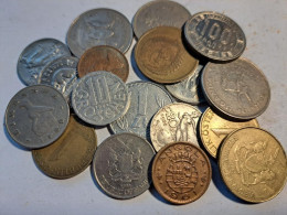 Lot De 18 Monnaies Du Monde ( 104 ) - Lots & Kiloware - Coins