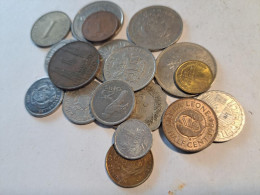 Lot De 18 Monnaies Du Monde ( 337 ) - Kilowaar - Munten