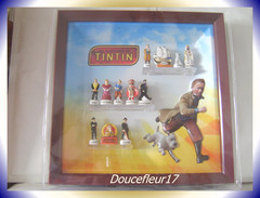 Coffret Les Aventures De Tintin .. Fèves Dont 2 Hors Série, Peut-être Vendu Sans Coffret...Ref AFF : 1-2012 ..(boite) - Cómics