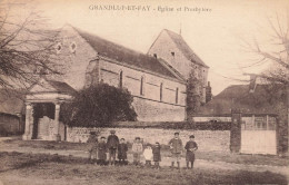 Grandlup Et Fay * Place , église Et Presbytère Du Village * Groupe D'enfants - Other & Unclassified