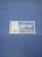 MADAGASCAR-P86b 100A 2004 UNC - Madagaskar